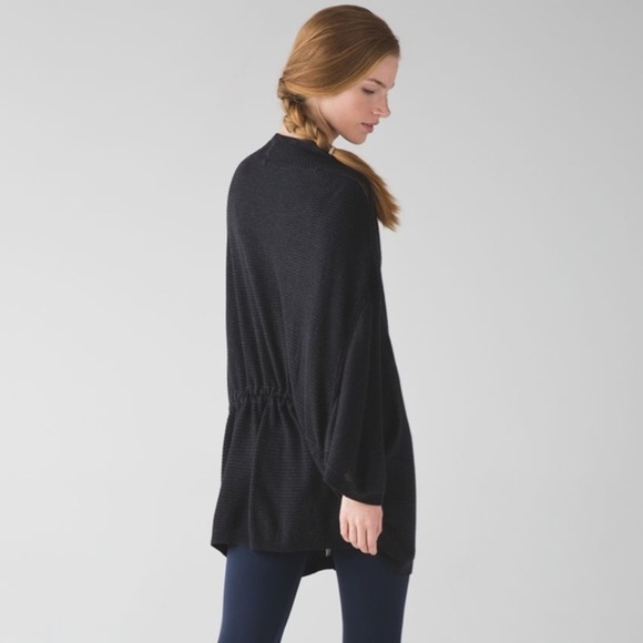 Lululemon Breeze Easy Wrap in Heathered Black (Size 4) - Picture 4 of 10